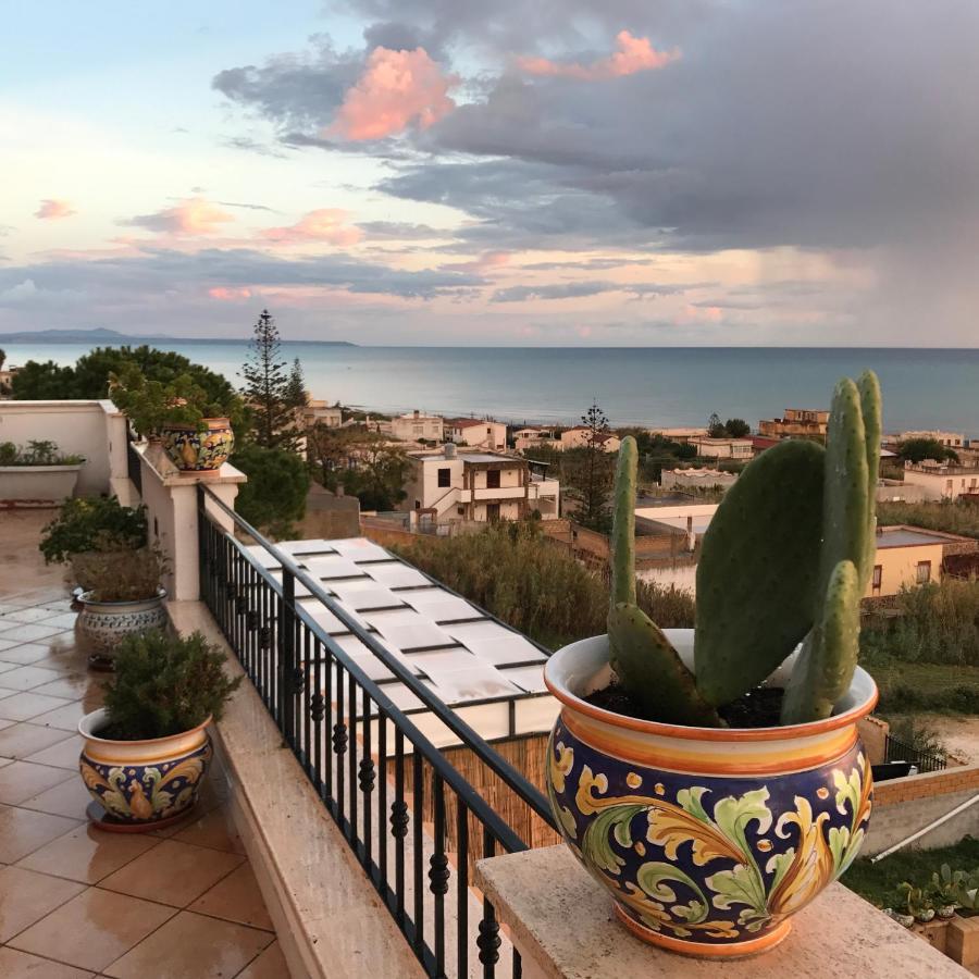 Villa Ceni - Appartamenti Con Camere, Cucina, Wc E Terrazza Sul Mare In Villa Con Piscina, Giardino E Parcheggio Marinella di Selinunte Bagian luar foto