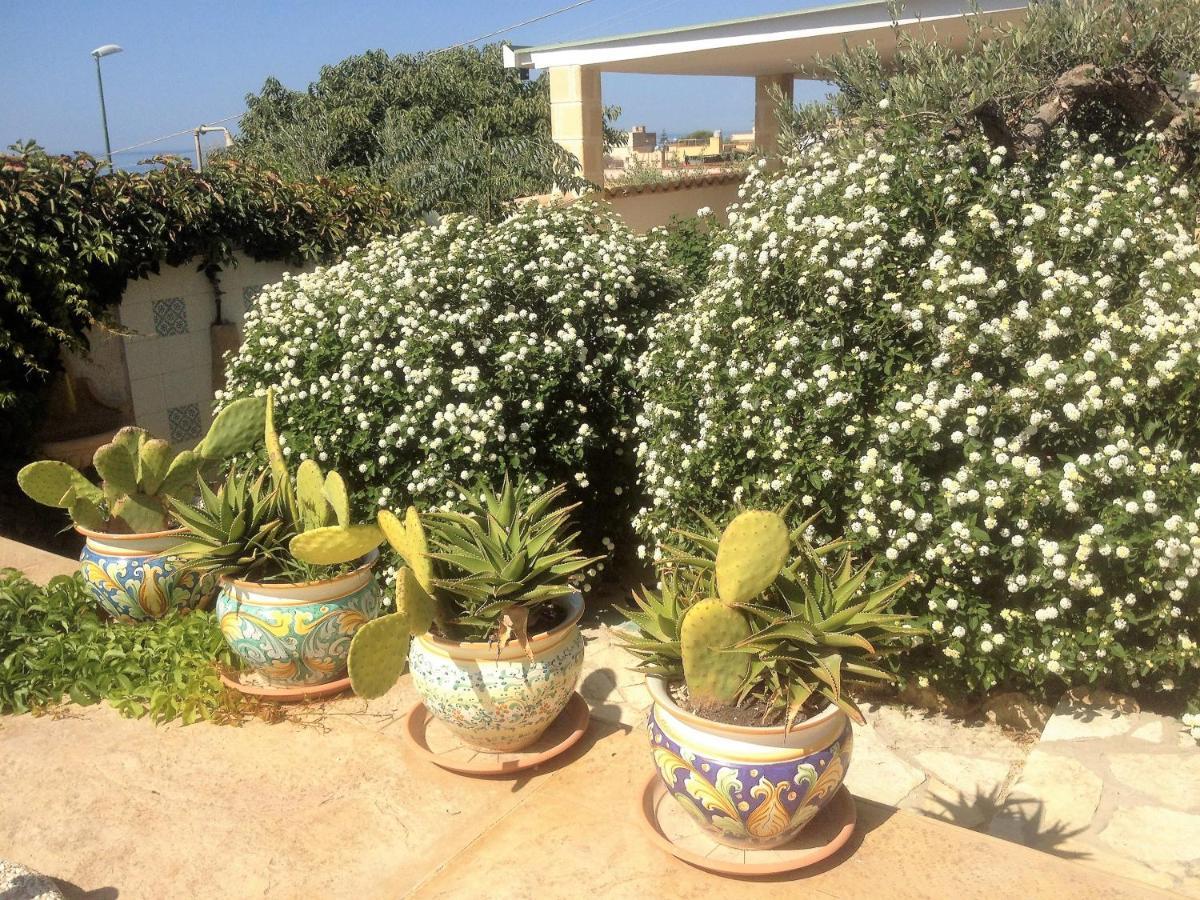 Villa Ceni - Appartamenti Con Camere, Cucina, Wc E Terrazza Sul Mare In Villa Con Piscina, Giardino E Parcheggio Marinella di Selinunte Bagian luar foto