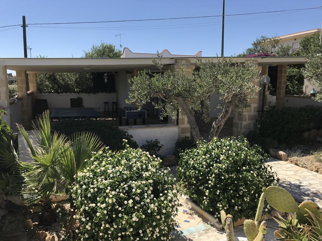 Villa Ceni - Appartamenti Con Camere, Cucina, Wc E Terrazza Sul Mare In Villa Con Piscina, Giardino E Parcheggio Marinella di Selinunte Bagian luar foto