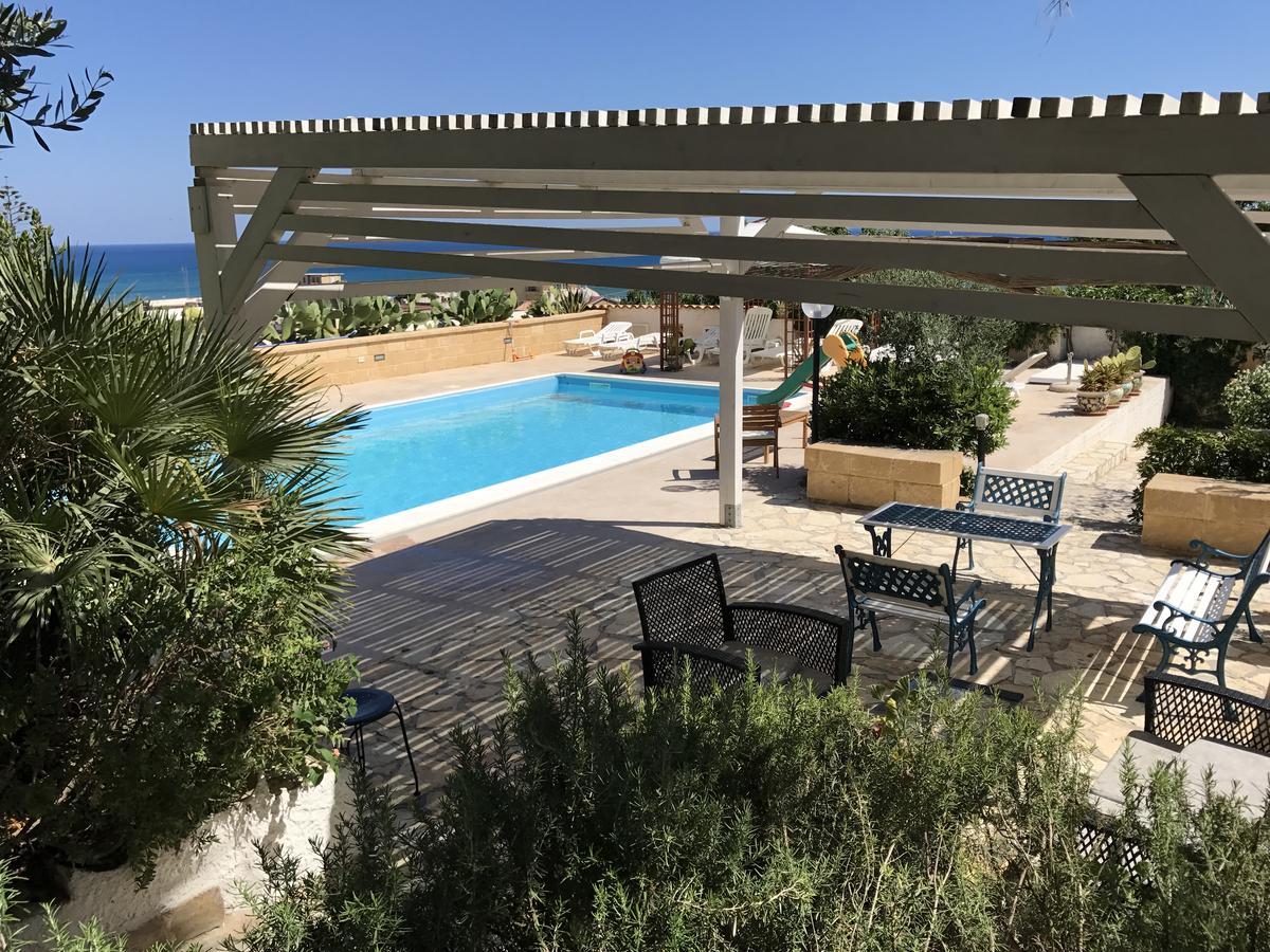 Villa Ceni - Appartamenti Con Camere, Cucina, Wc E Terrazza Sul Mare In Villa Con Piscina, Giardino E Parcheggio Marinella di Selinunte Bagian luar foto