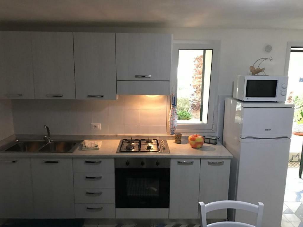 Villa Ceni - Appartamenti Con Camere, Cucina, Wc E Terrazza Sul Mare In Villa Con Piscina, Giardino E Parcheggio Marinella di Selinunte Bagian luar foto