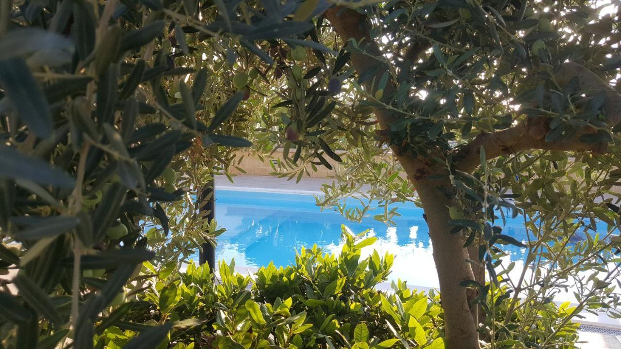 Villa Ceni - Appartamenti Con Camere, Cucina, Wc E Terrazza Sul Mare In Villa Con Piscina, Giardino E Parcheggio Marinella di Selinunte Bagian luar foto