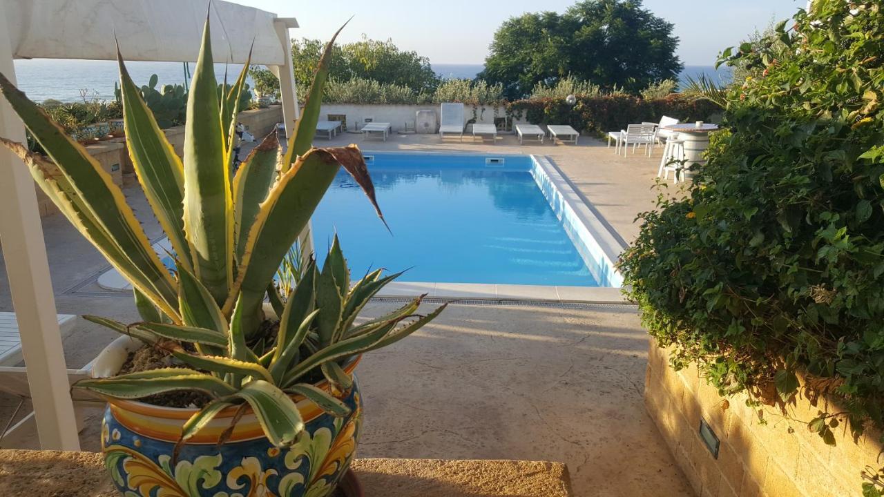 Villa Ceni - Appartamenti Con Camere, Cucina, Wc E Terrazza Sul Mare In Villa Con Piscina, Giardino E Parcheggio Marinella di Selinunte Bagian luar foto